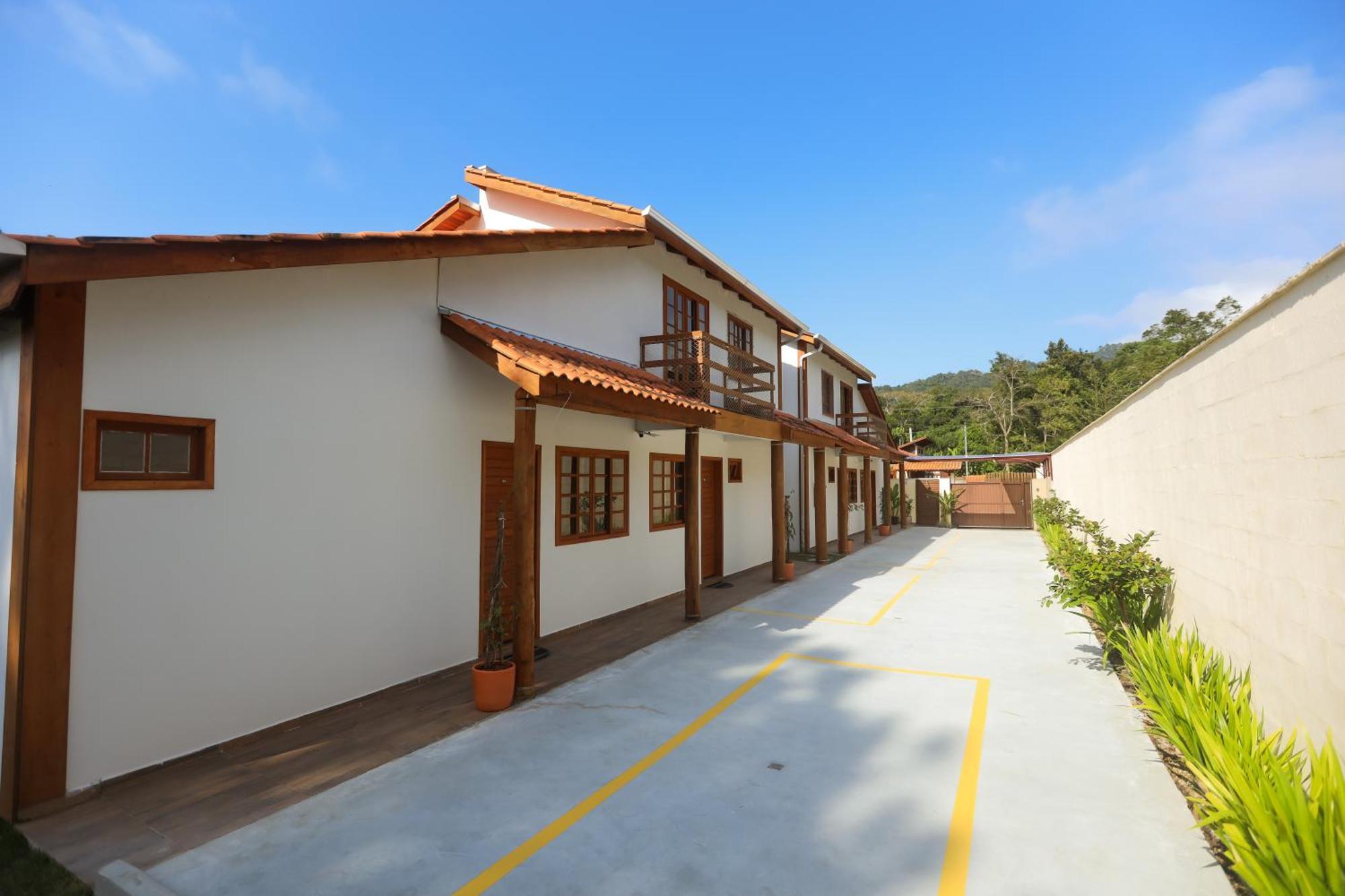 Estaleiro Com Charme - Ar, Churras E Pet Friendly Balneário Camboriú 外观 照片