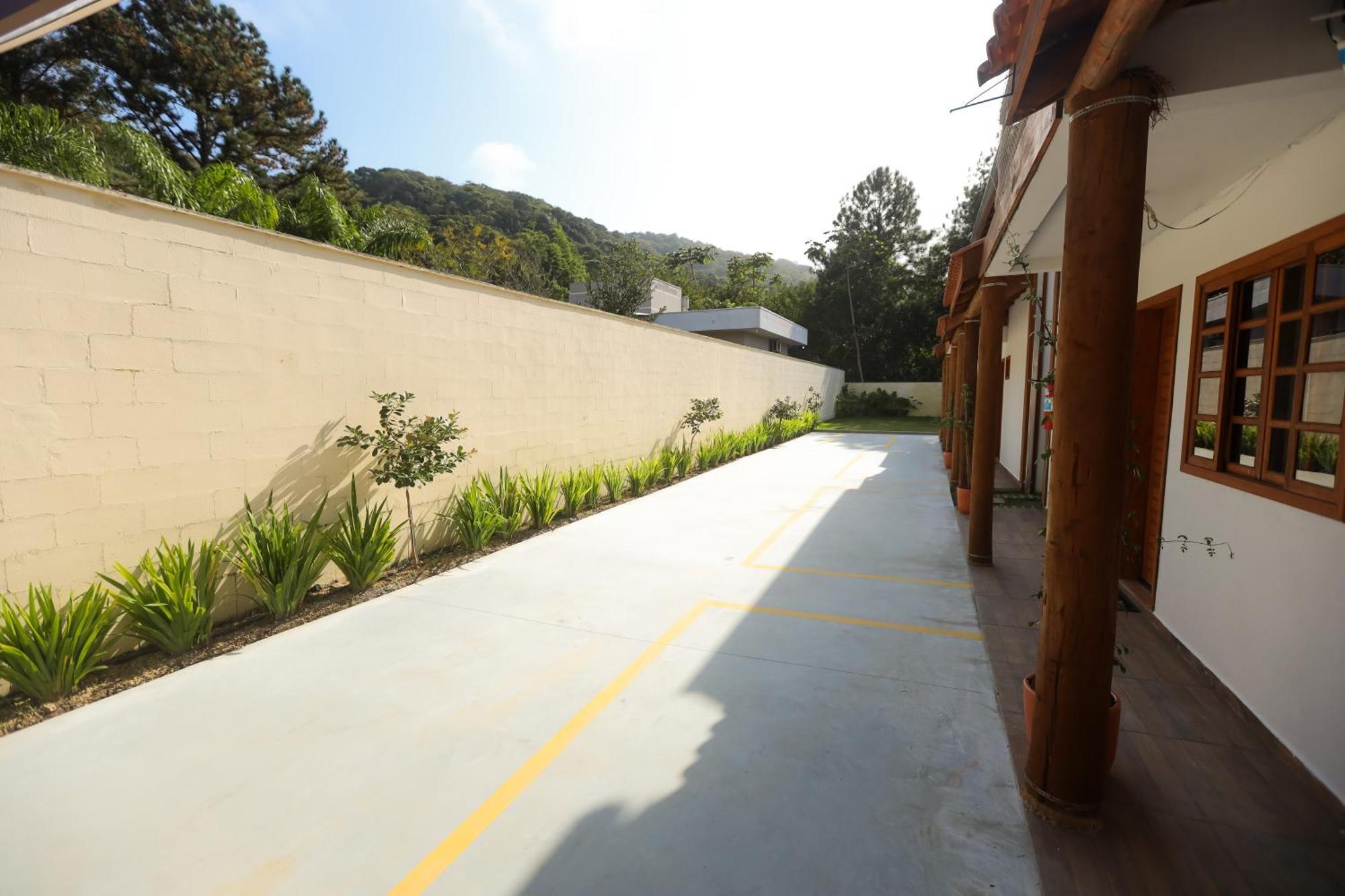 Estaleiro Com Charme - Ar, Churras E Pet Friendly Balneário Camboriú 外观 照片